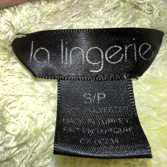 La Lingerie Robe - Picture 7 of 9